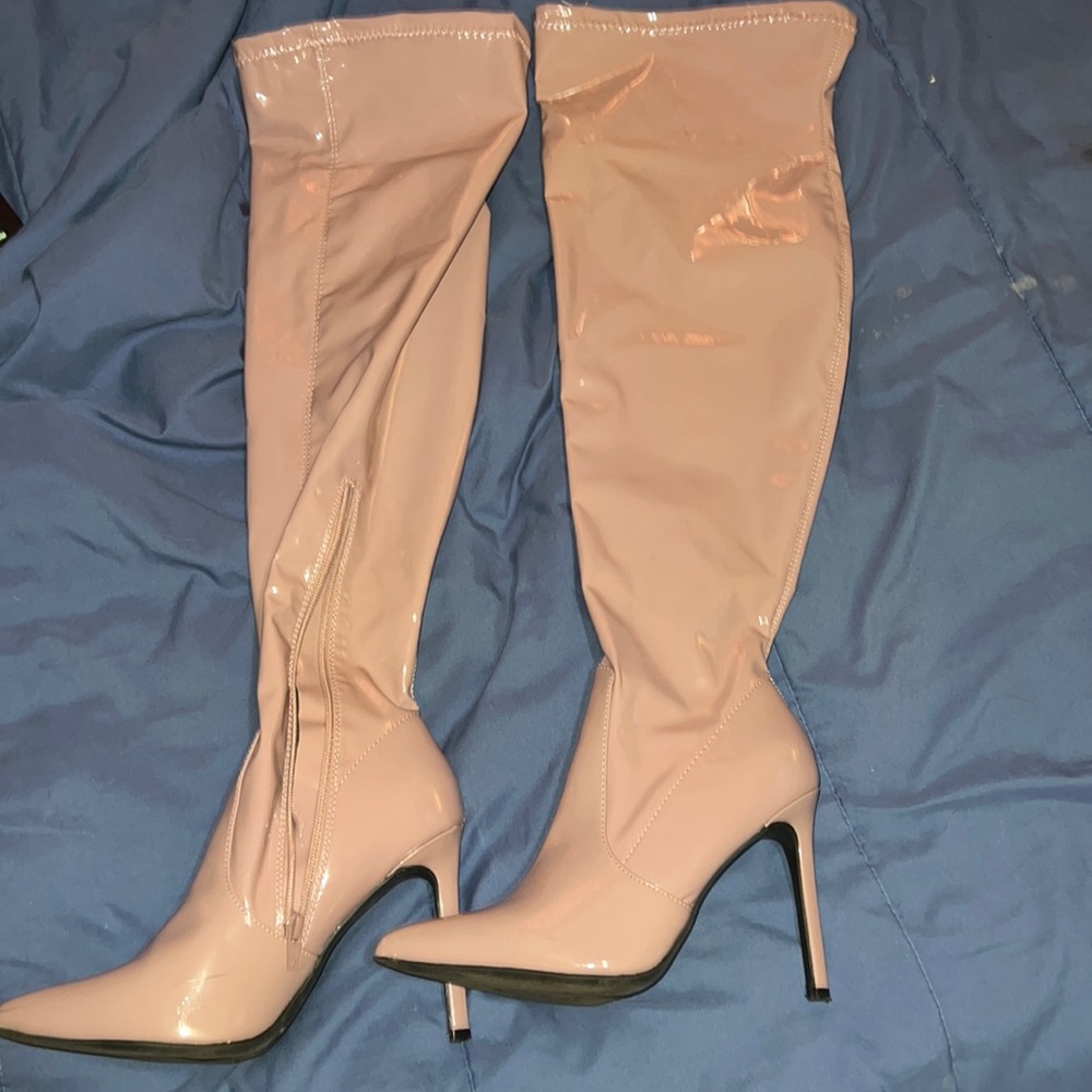 High heeled boots
